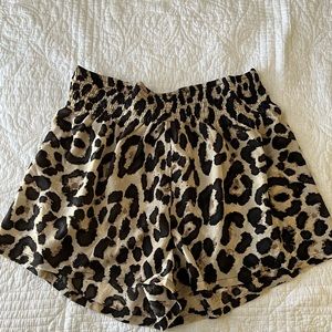 Brand new got it from shein never worn .no tags . Size large ,great for summer !